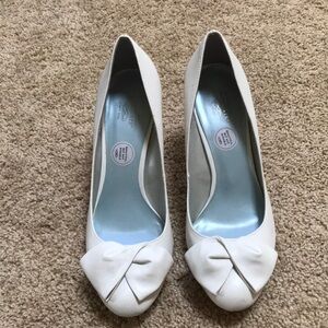 Lela Rose unforgettable moments SZ 10 ivory heels.